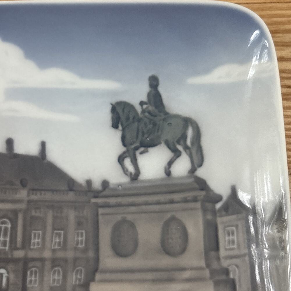 Royal Copenhagen Denmark Amalienborg Palace D3671 Porcelain Ring Dish Vintage - Picture 5 of 8